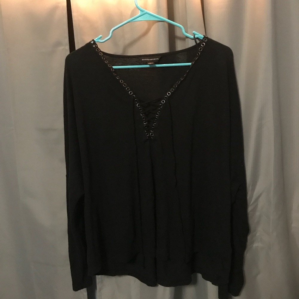 ✨FINAL PRICE DROP✨ Rock & Republic lace up top